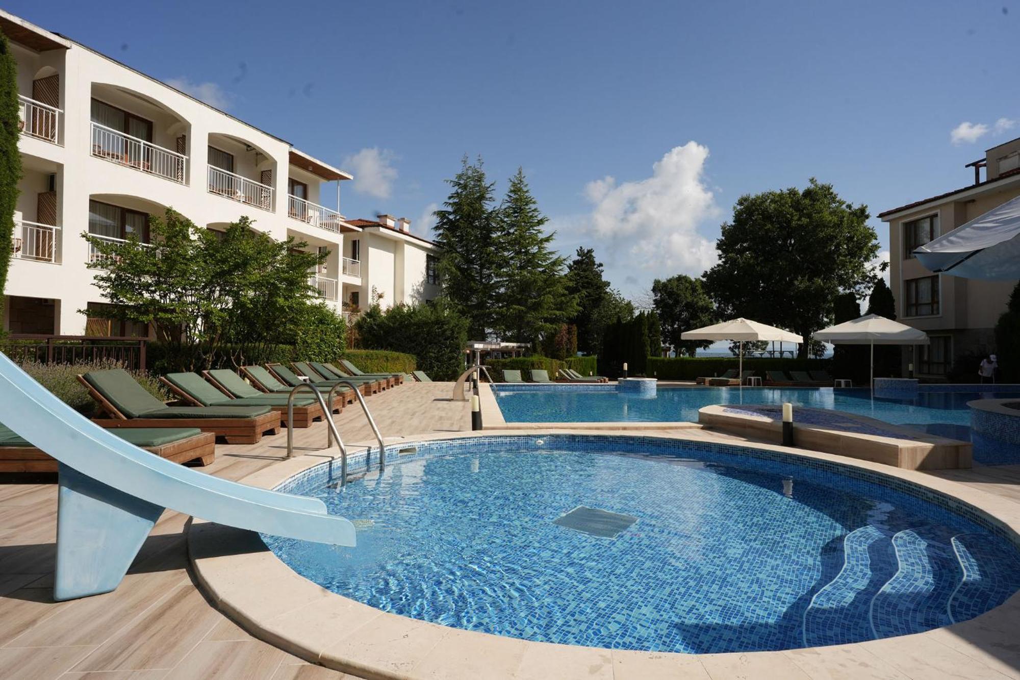 Paradise Bay Hotel Sozopol Exterior photo
